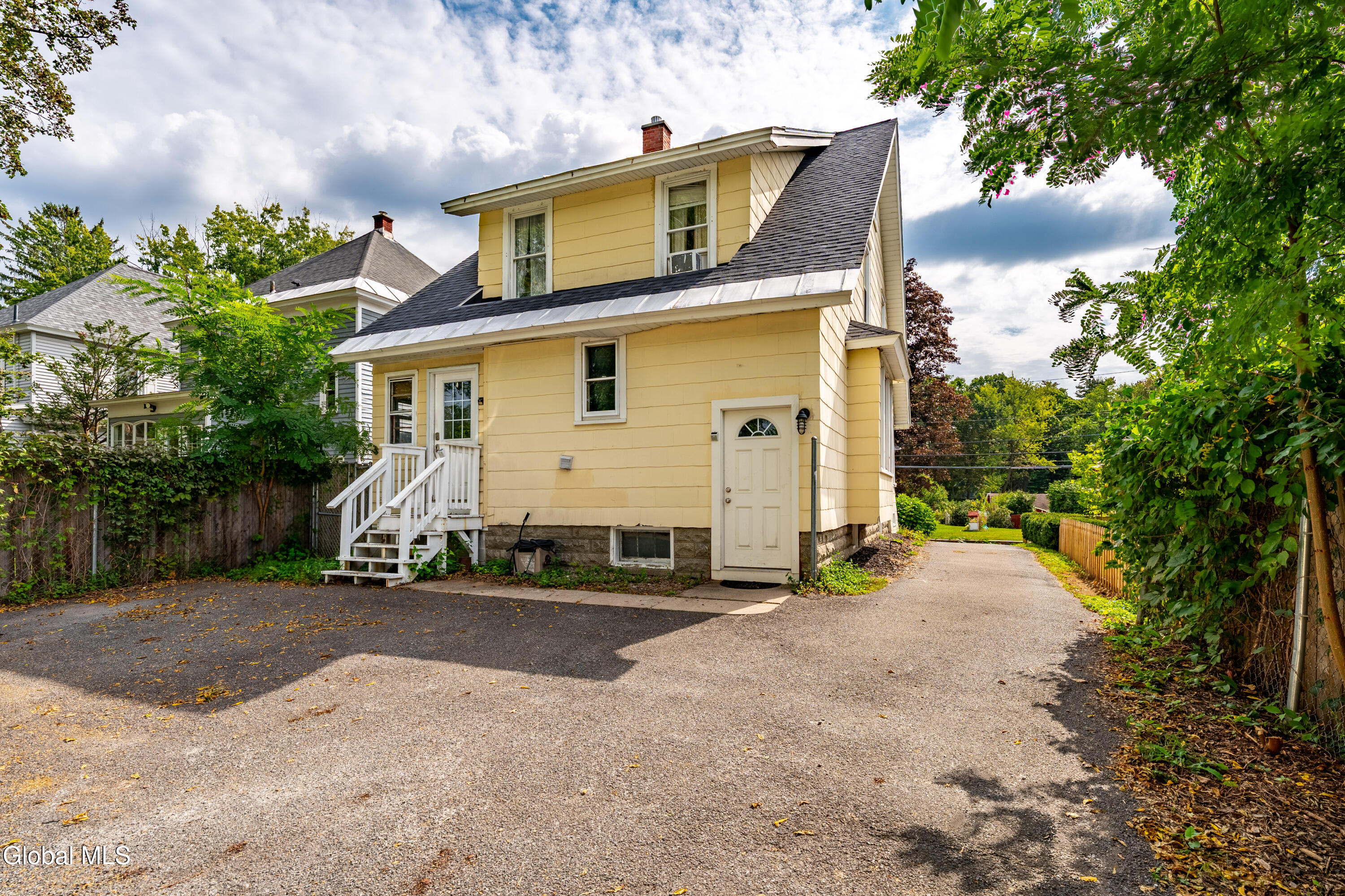1069 Van Antwerp Road Niskayuna, NY 12309 - Photo 24 of 29 DSC06283-HDR
