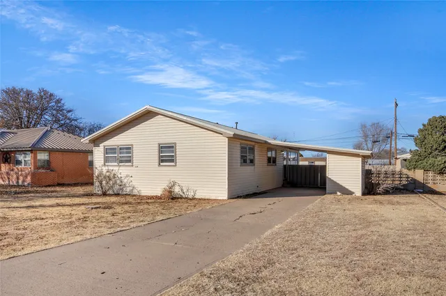 $98,000 | 308 West 14th Street, Friona, TX 79035