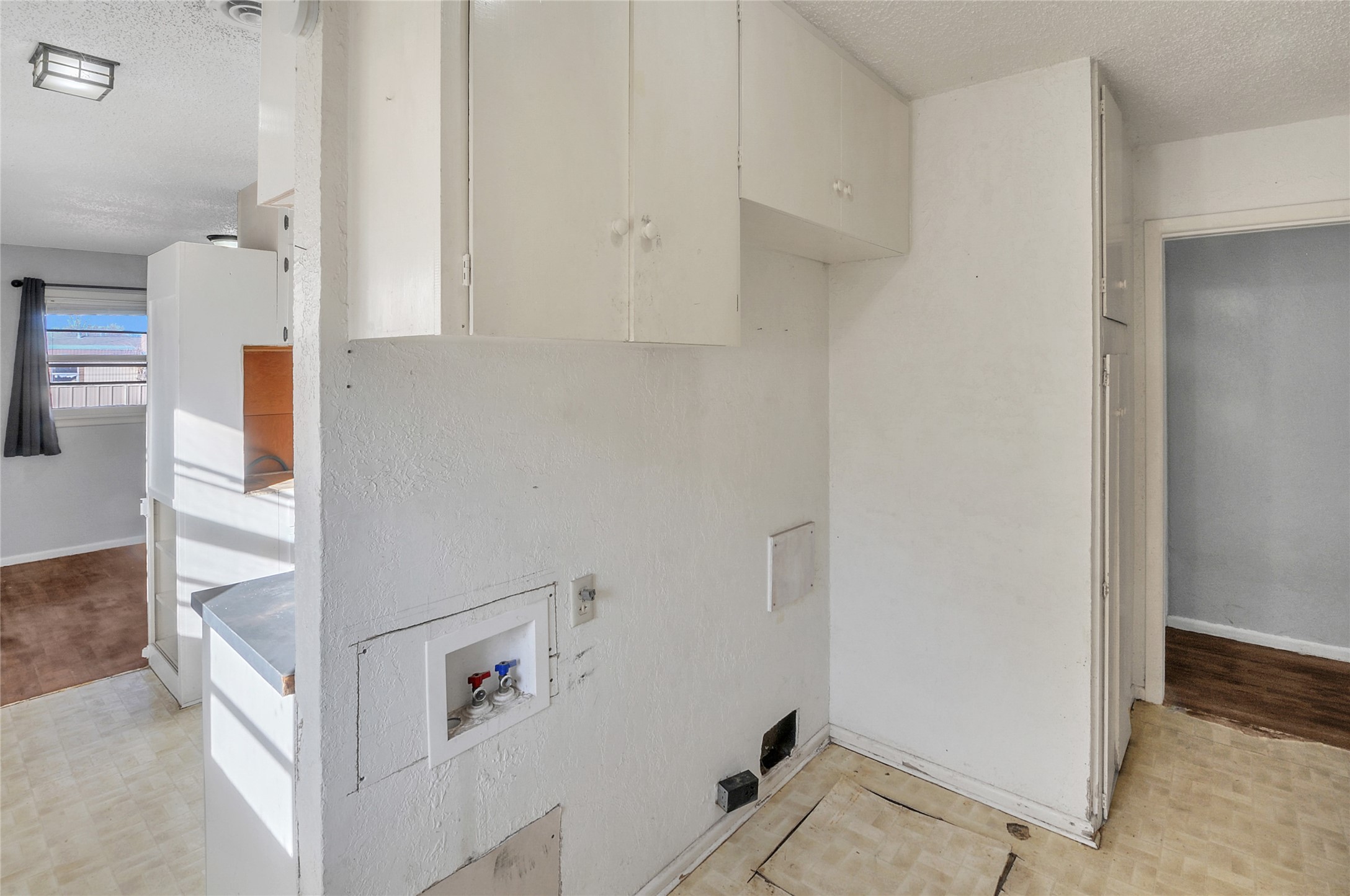308 West 14th Street Friona, TX 79035 - Photo 9 of 21 Laundry Room