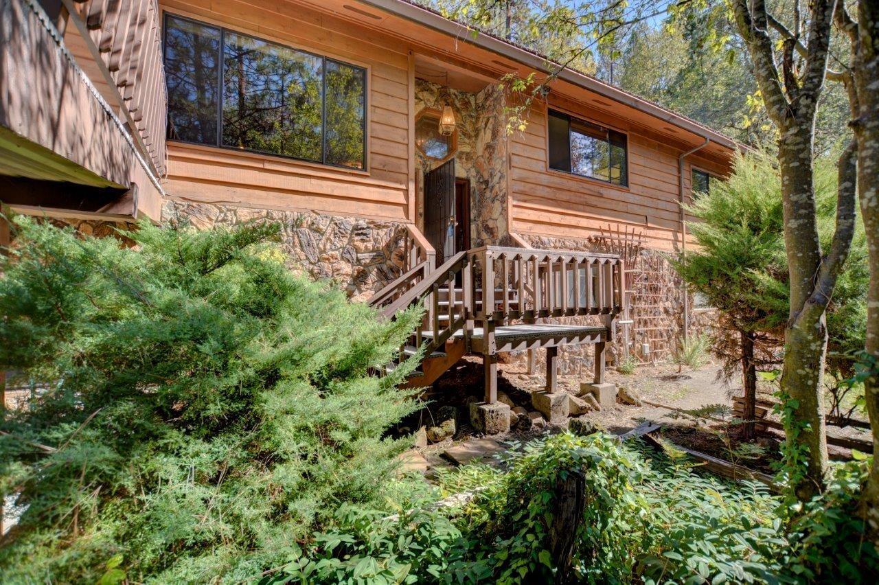 800 Elk Creek Road Trail, OR 97541 - Photo 3 of 30 Additional Photo