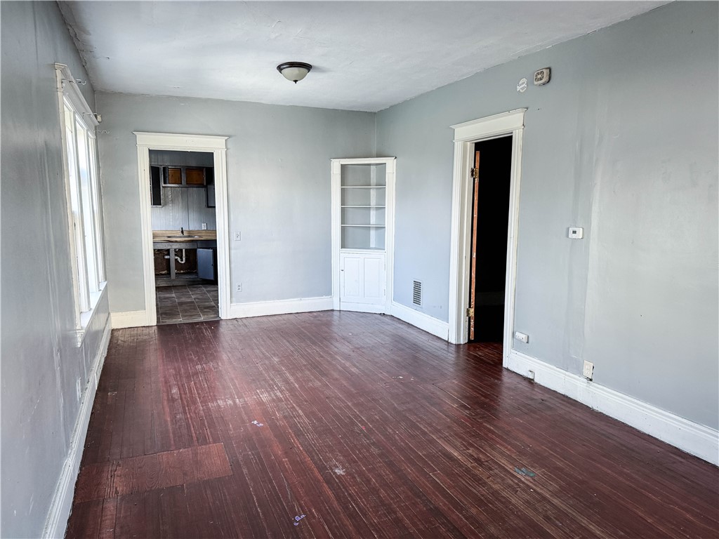 61 Weaver Street Rochester, NY 14621 - Photo 2 of 24