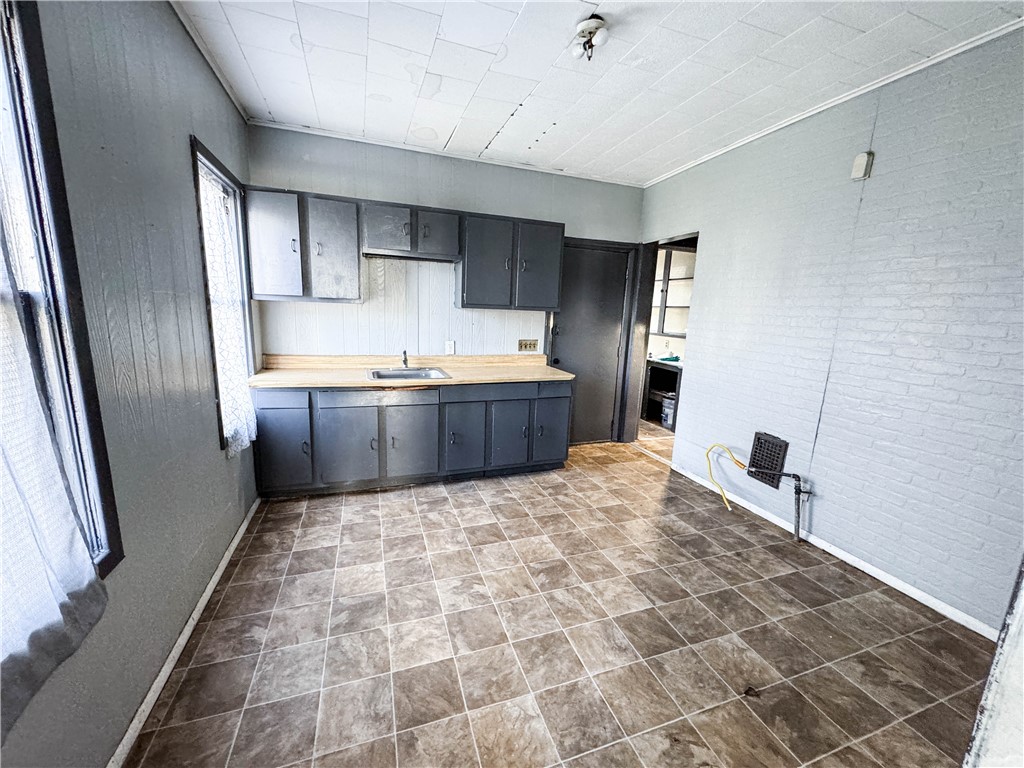 61 Weaver Street Rochester, NY 14621 - Photo 6 of 24