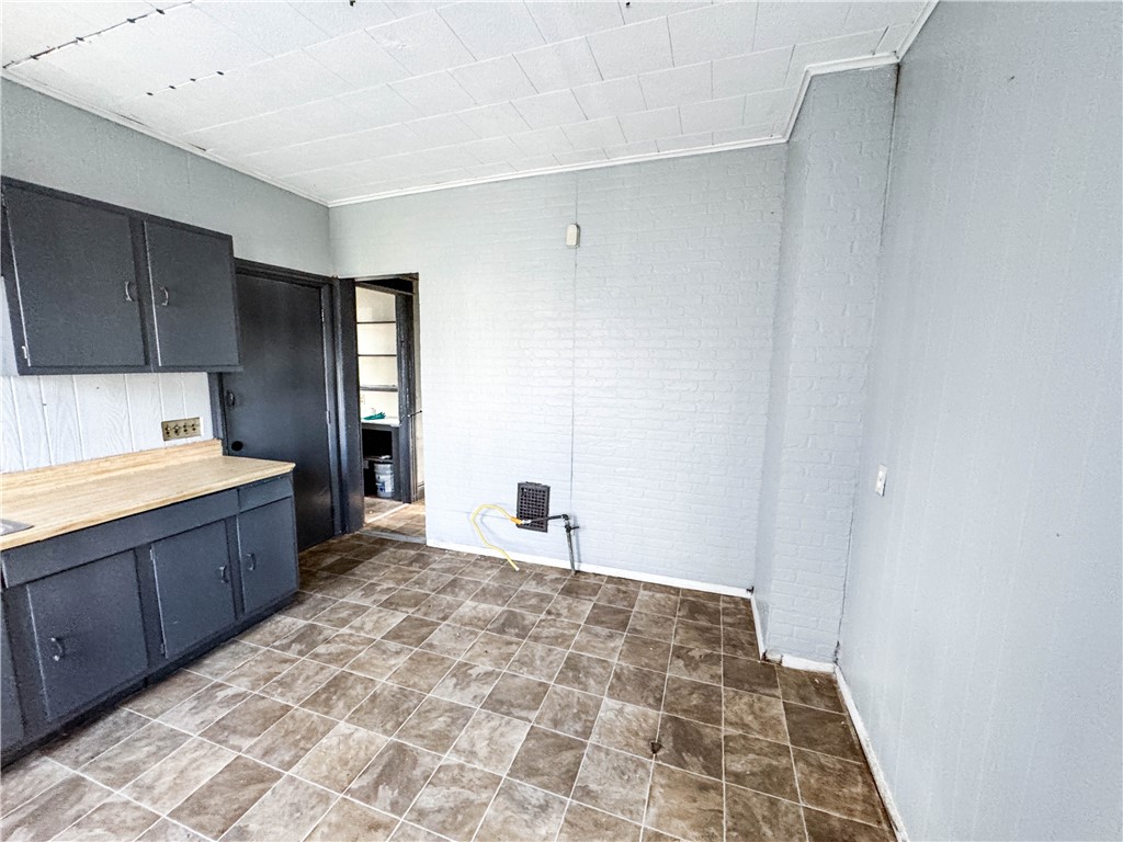 61 Weaver Street Rochester, NY 14621 - Photo 8 of 24