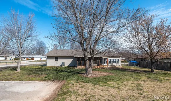 $235,000 | 400 Farmers Lane, Lebanon, MO 65536