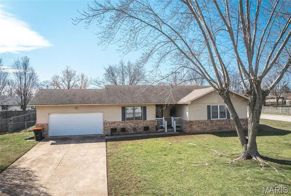$235,000 | 400 Farmers Lane, Lebanon, MO 65536