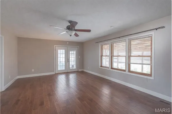 $235,000 | 400 Farmers Lane, Lebanon, MO 65536