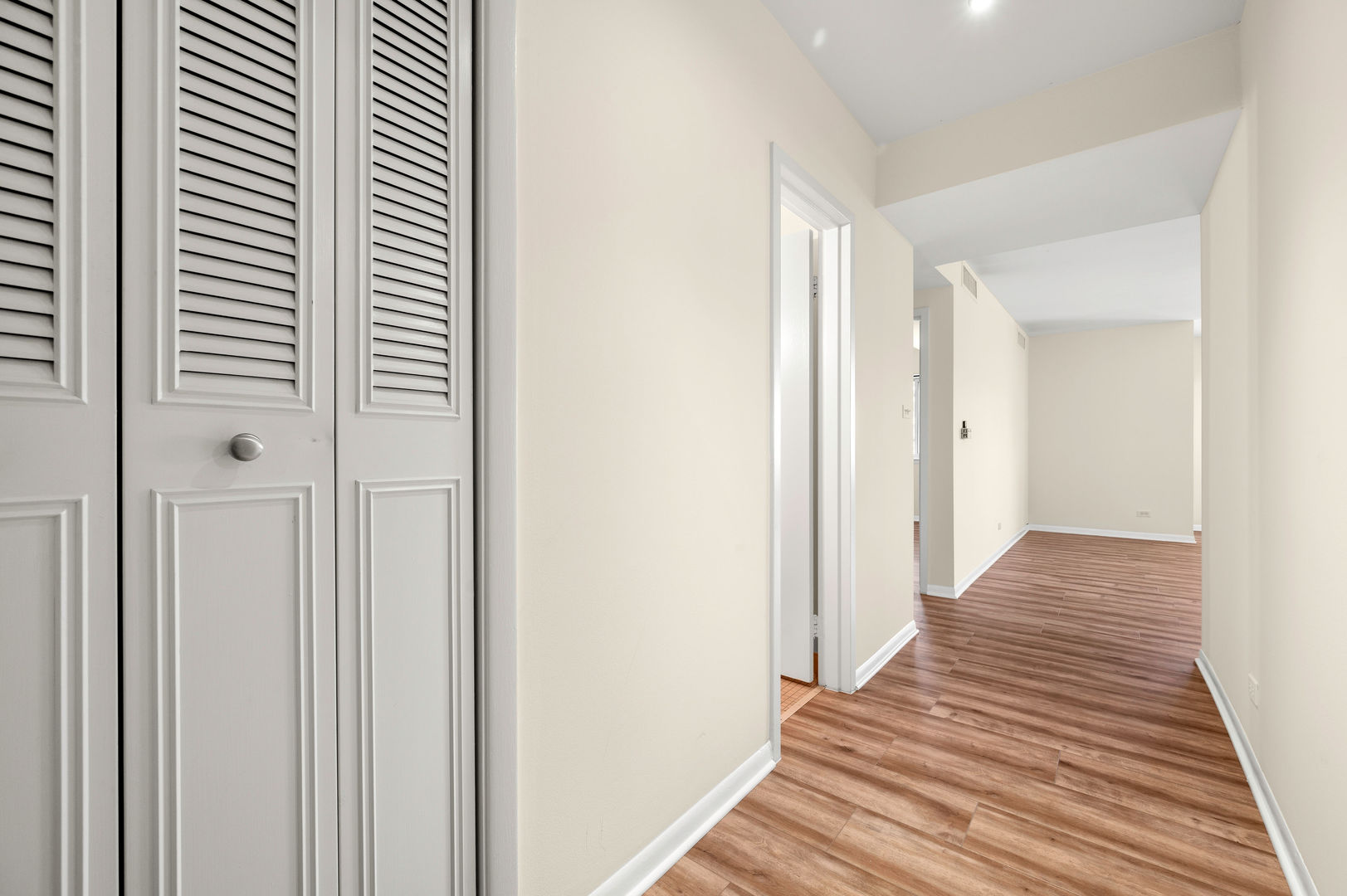 835 Ridge Avenue, Unit 303 Evanston, IL 60202 - Photo 12 of 20 Gallery Image 12