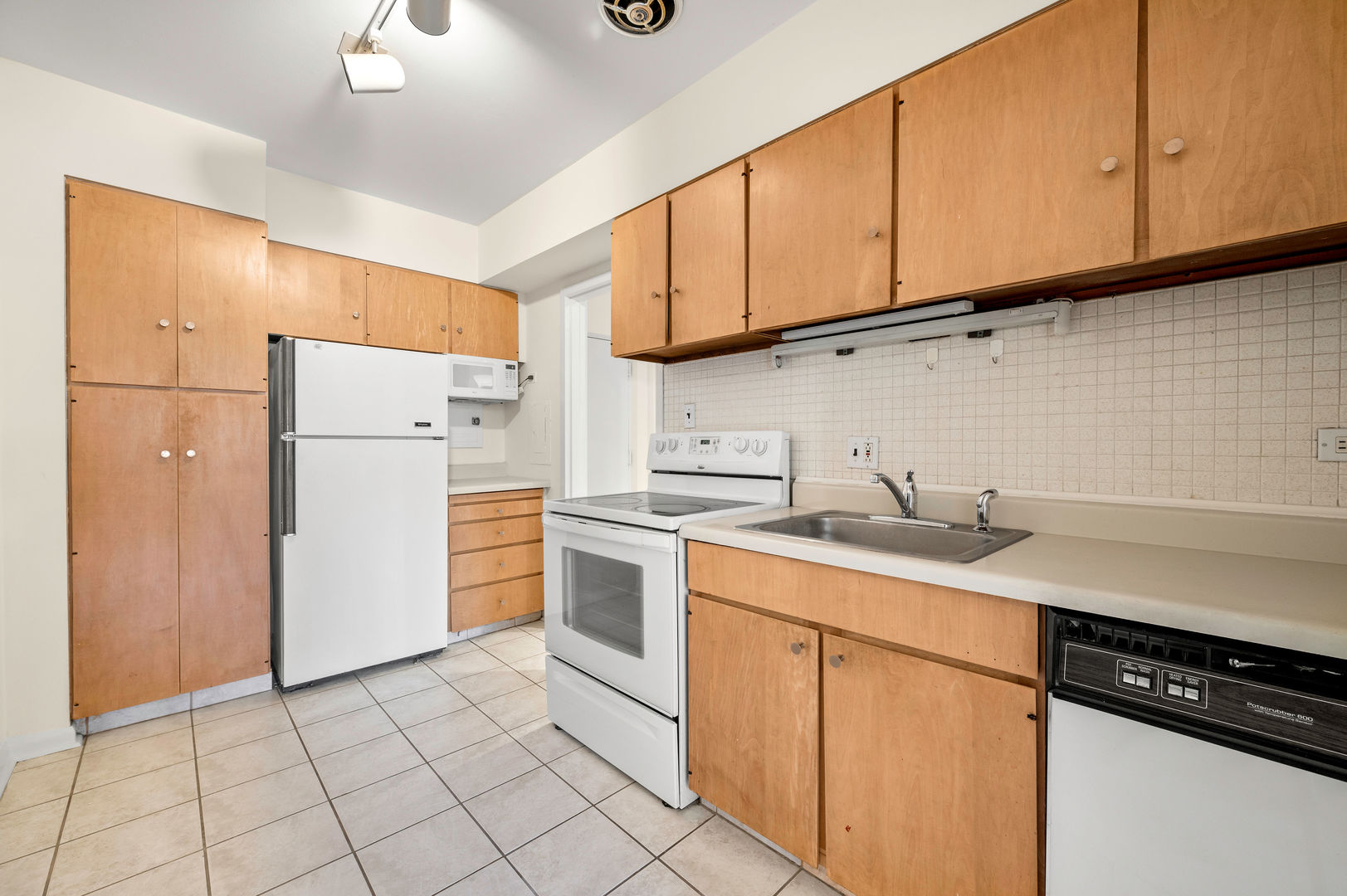 835 Ridge Avenue, Unit 303 Evanston, IL 60202 - Photo 9 of 20 Gallery Image 9