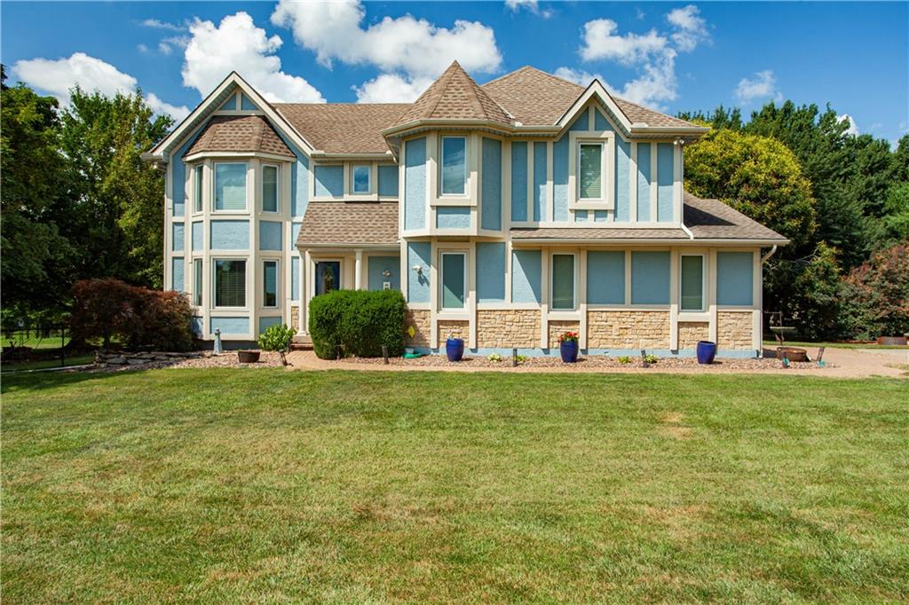 1090 Northeast Blackwell Road Lee's Summit, MO 64086 - Photo 1 of 35