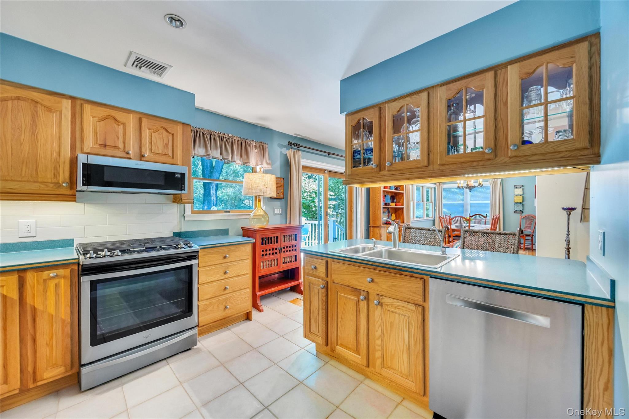 139 Wood Road Centereach, NY 11720 - Photo 10 of 46
