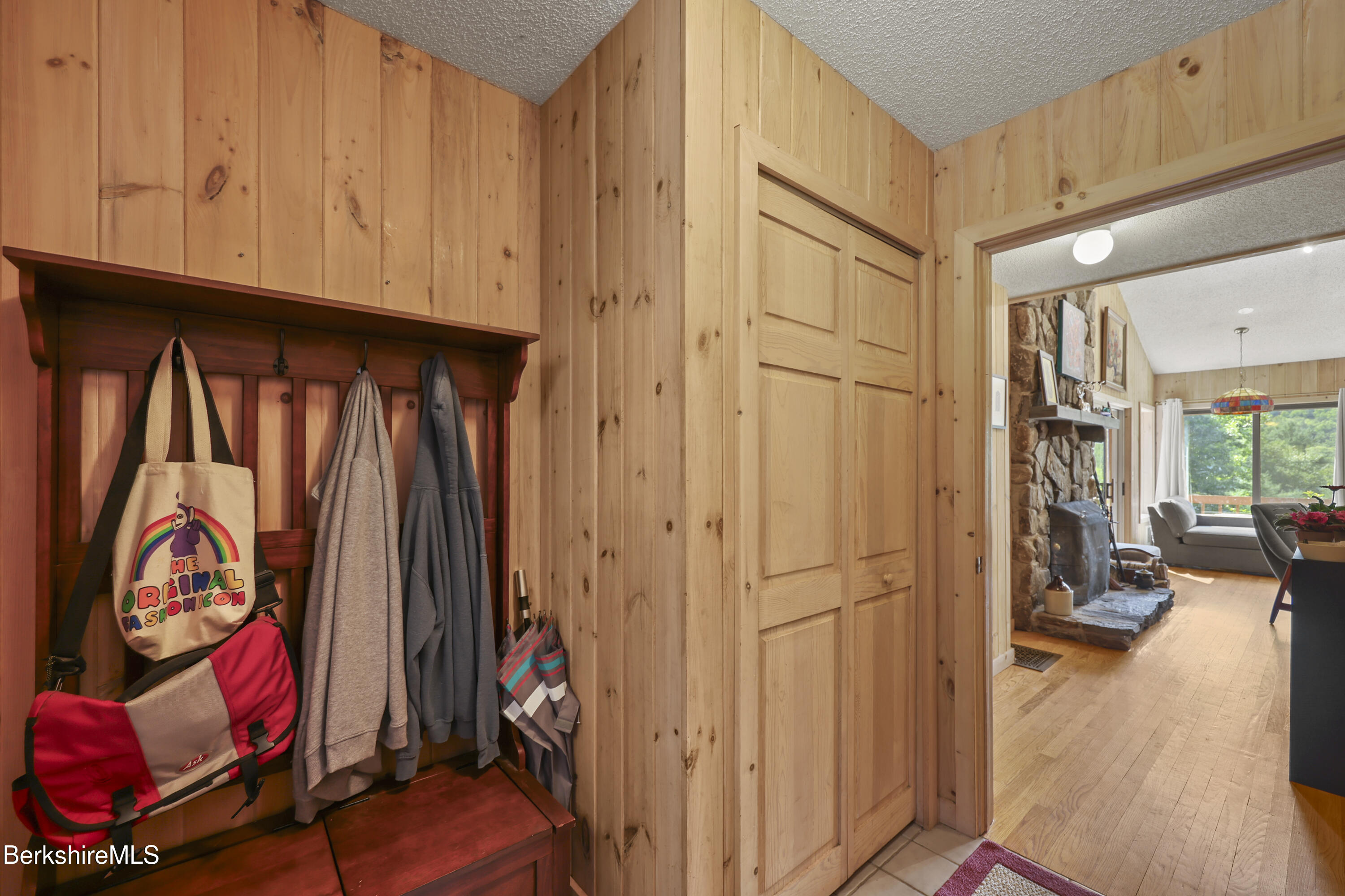 91 William Holmes Road Becket, MA 01223 - Photo 18 of 67 55 Entry
