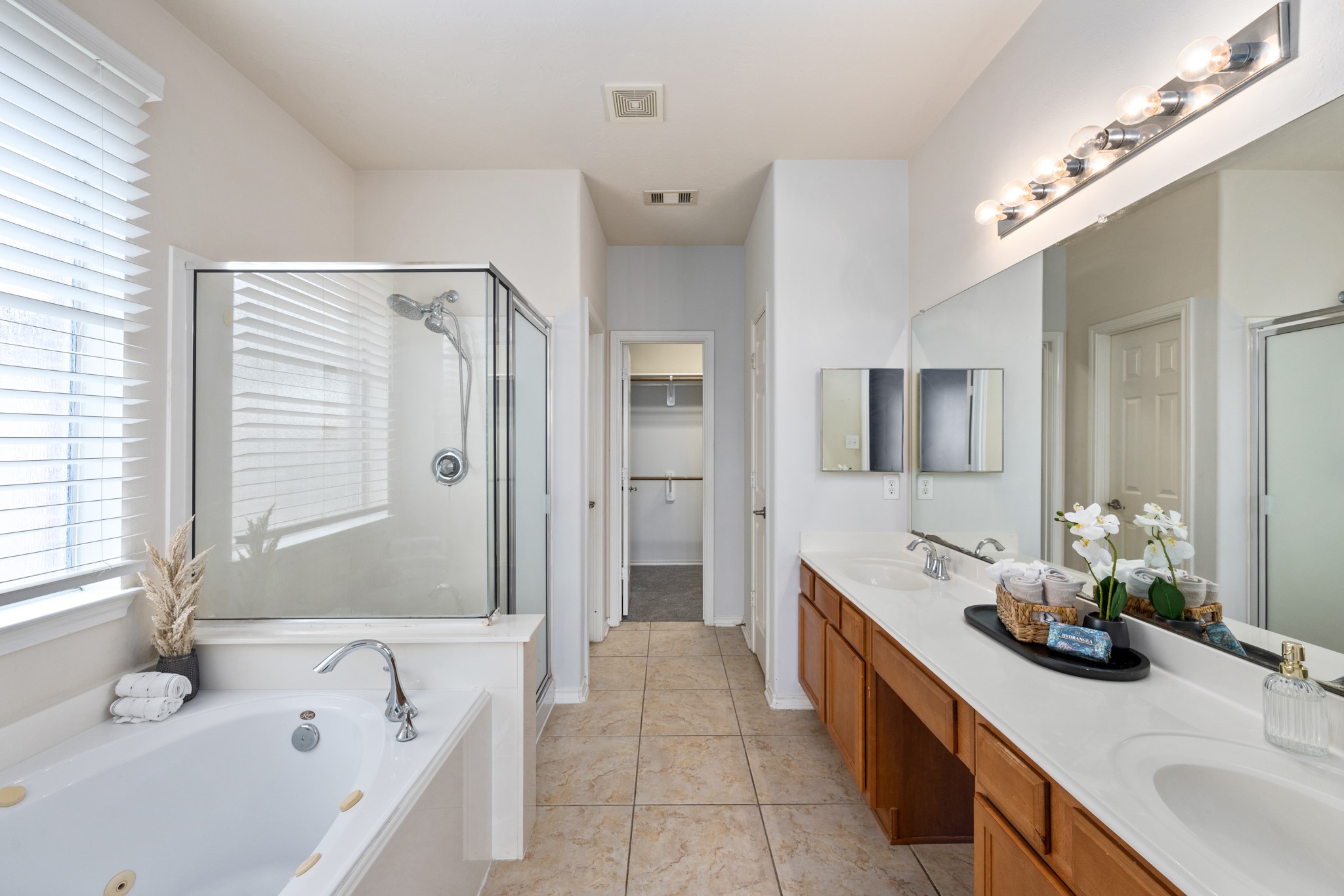 1946 Hawthorne Brook Lane Fresno, TX 77545 - Photo 19 of 38 Enstuite