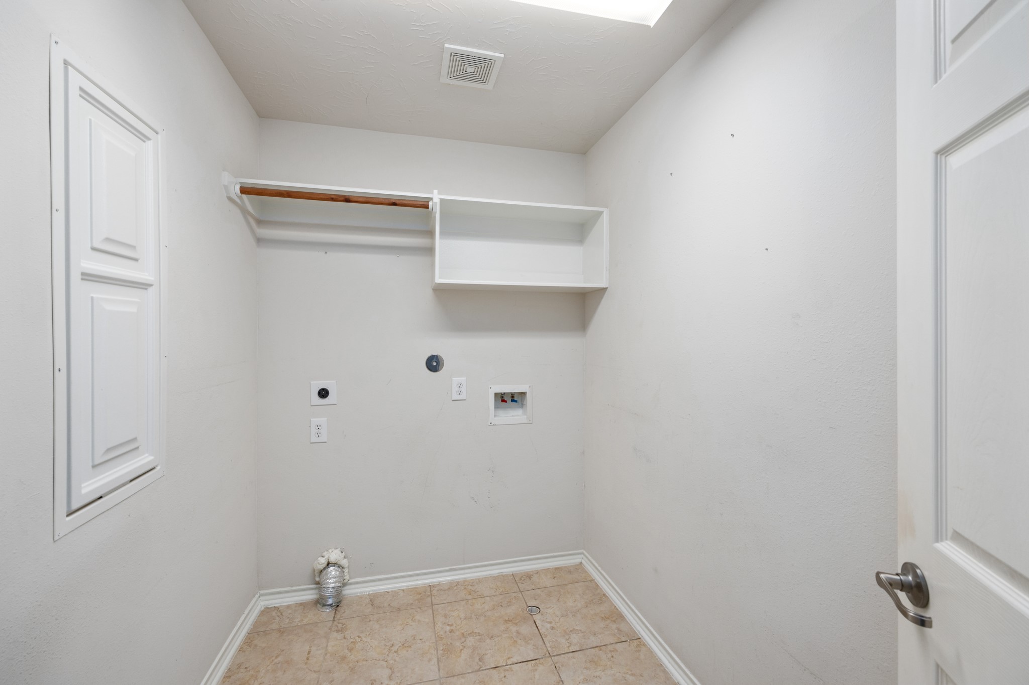 1946 Hawthorne Brook Lane Fresno, TX 77545 - Photo 29 of 38 Utility Room