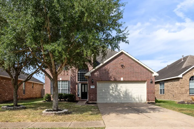 $2,450 | 1946 Hawthorne Brook Lane, Fresno, TX 77545