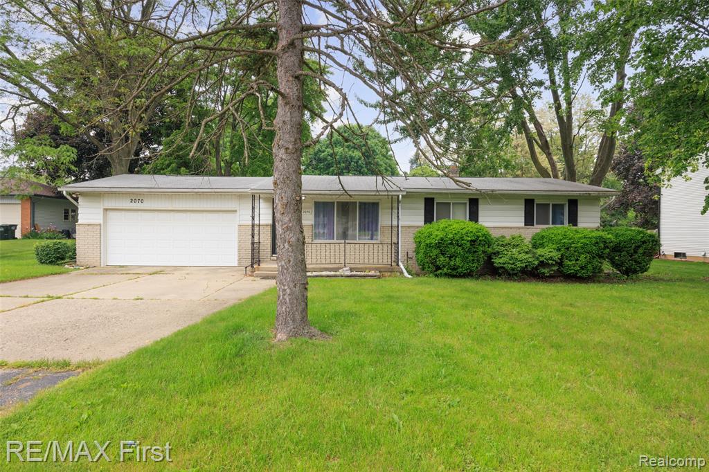 2070 Walton Boulevard Rochester, MI 48309 - Photo 2 of 25