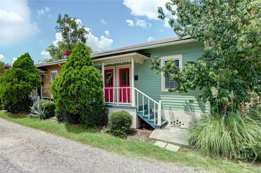 536 East Gordon Lane Savannah, GA 31401 - Photo 2 of 22