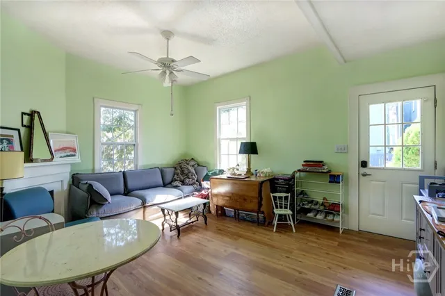 $279,900 | 536 East Gordon Lane, Savannah, GA 31401