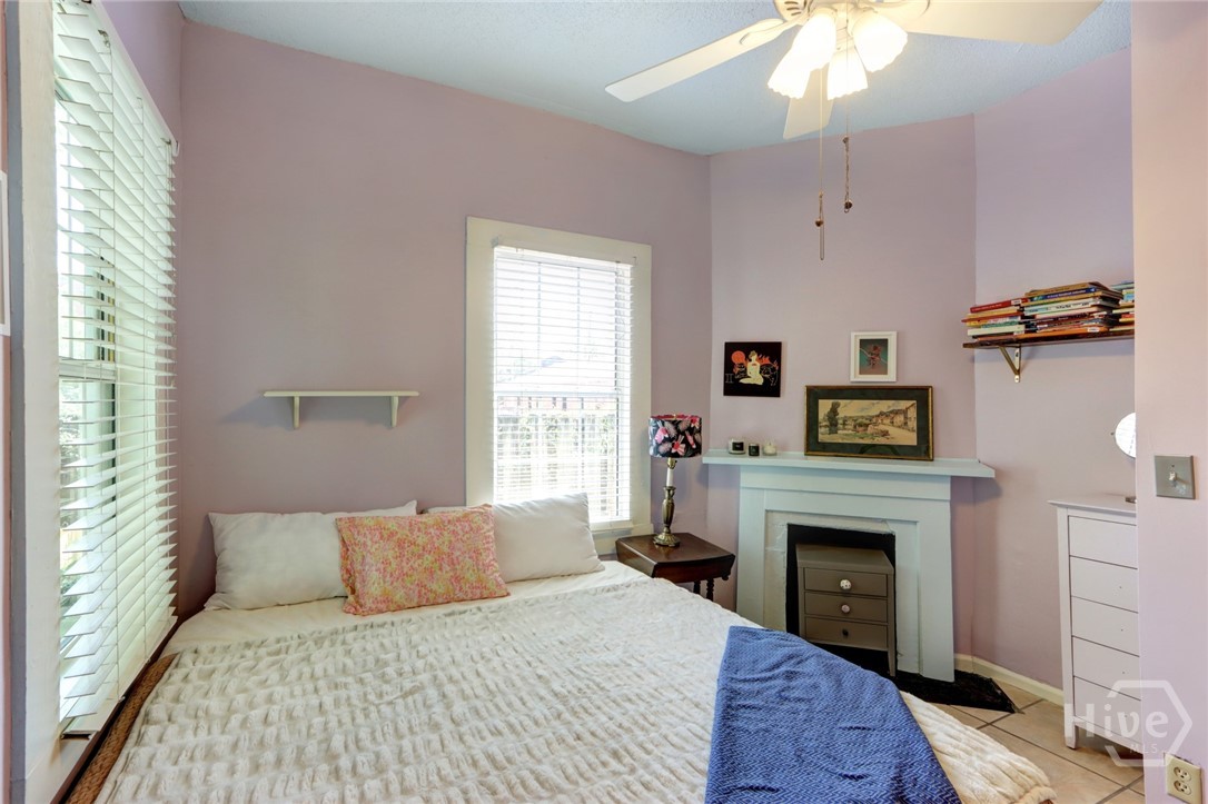 536 East Gordon Lane Savannah, GA 31401 - Photo 10 of 22