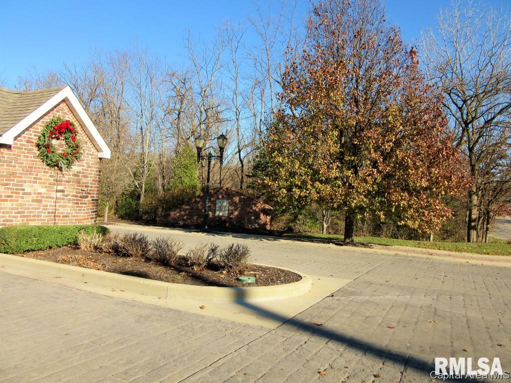 712 Lismore Lane Springfield, IL 62704 - Photo 3 of 3 Gallery Image 3