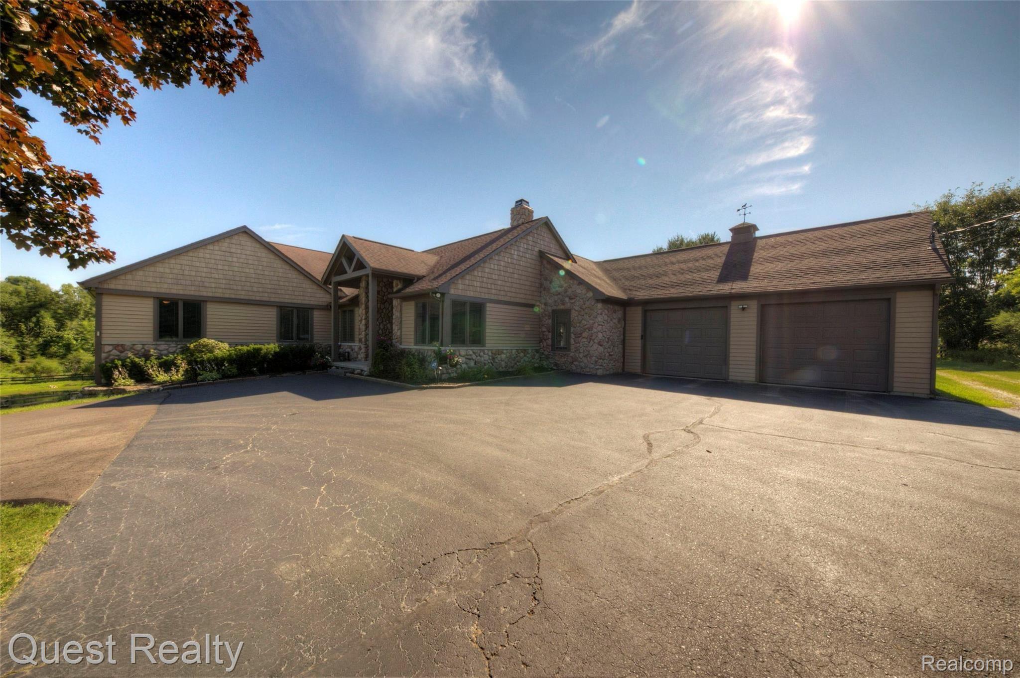 8325 Allen Road Clarkston, MI 48348 - Photo 4 of 79 4H8A8740_1_2.jpg