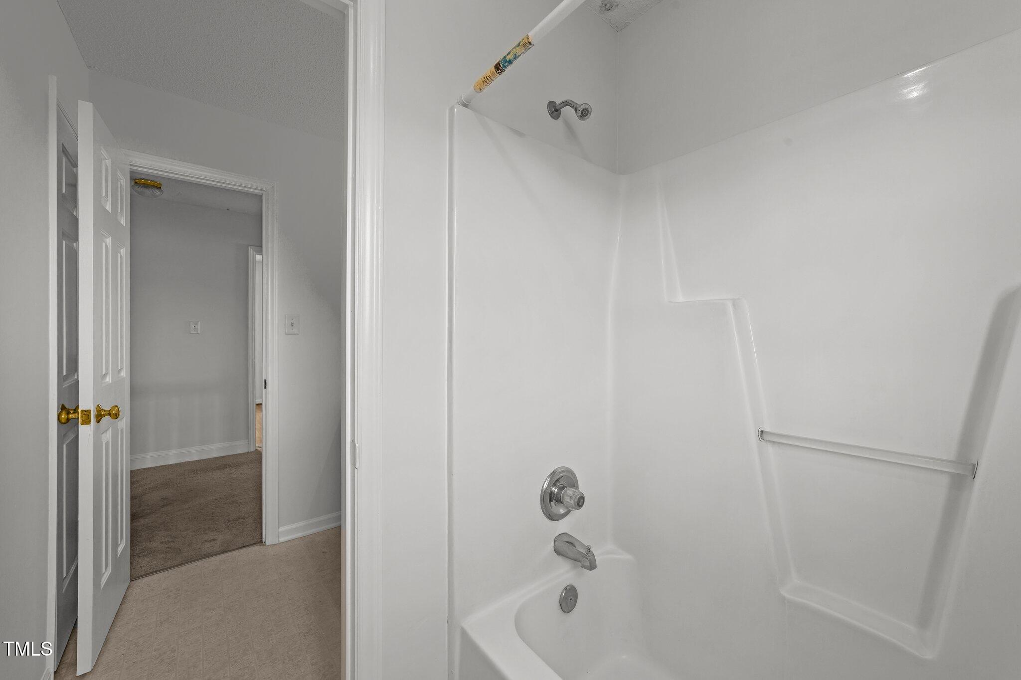 4945 Saulsridge Road Raleigh, NC 27603 - Photo 13 of 22 47-web-or-mls-VB4A5706