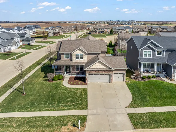 $440,000 | 1302 Wicklow Drive, Bloomington, IL 61705