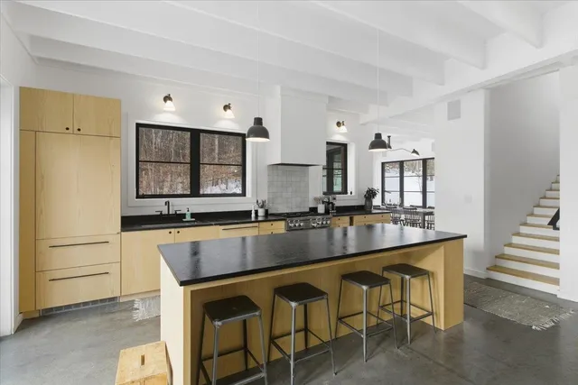 $1,125,000 | 3635 Under The Mountain Road, Londonderry, VT 05155