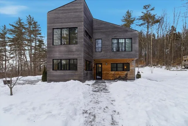 $1,125,000 | 3635 Under The Mountain Road, Londonderry, VT 05155