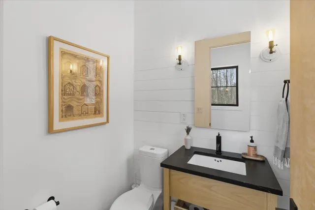 $1,125,000 | 3635 Under The Mountain Road, Londonderry, VT 05155