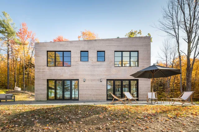 $1,125,000 | 3635 Under The Mountain Road, Londonderry, VT 05155