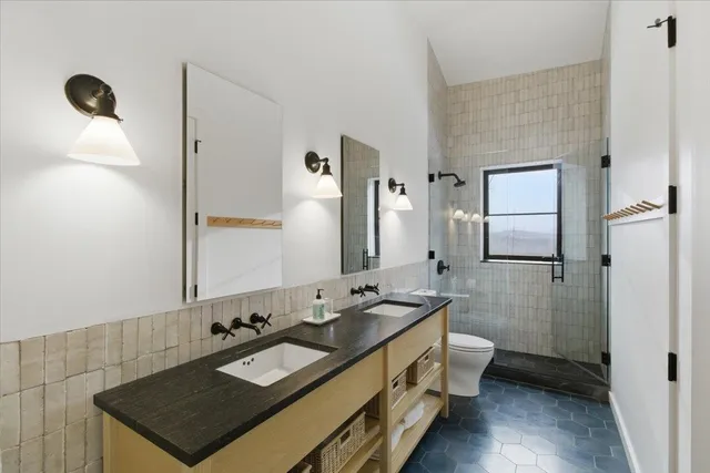 $1,125,000 | 3635 Under The Mountain Road, Londonderry, VT 05155