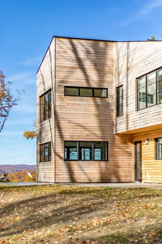 $1,125,000 | 3635 Under The Mountain Road, Londonderry, VT 05155