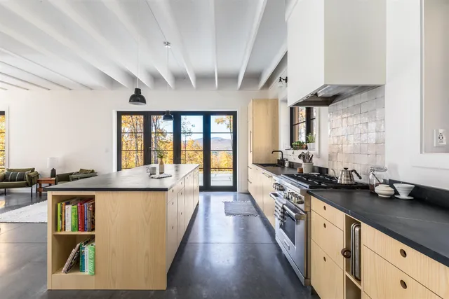 $1,125,000 | 3635 Under The Mountain Road, Londonderry, VT 05155