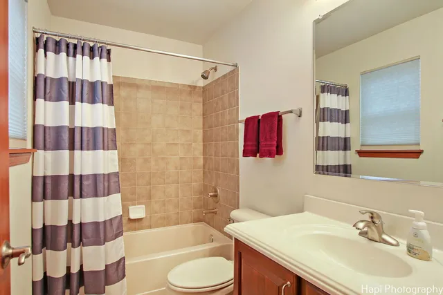 $349,000 | 2840 Cattail Court, Unit C, Wauconda, IL 60084