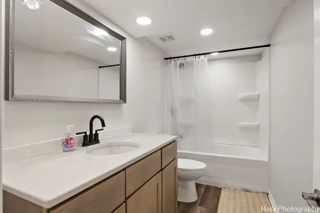 $349,000 | 2840 Cattail Court, Unit C, Wauconda, IL 60084