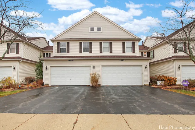 $349,000 | 2840 Cattail Court, Unit C, Wauconda, IL 60084