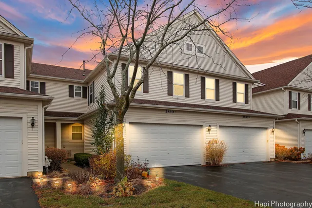 $349,000 | 2840 Cattail Court, Unit C, Wauconda, IL 60084