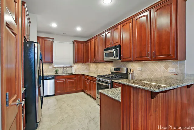 $349,000 | 2840 Cattail Court, Unit C, Wauconda, IL 60084