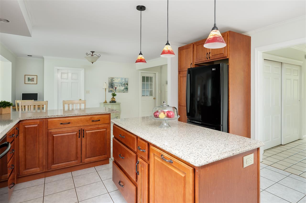 25 Coach Road Stratham, NH 03885 - Photo 5 of 40