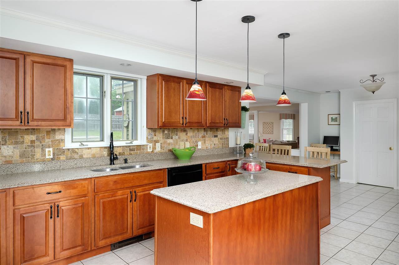 25 Coach Road Stratham, NH 03885 - Photo 6 of 40