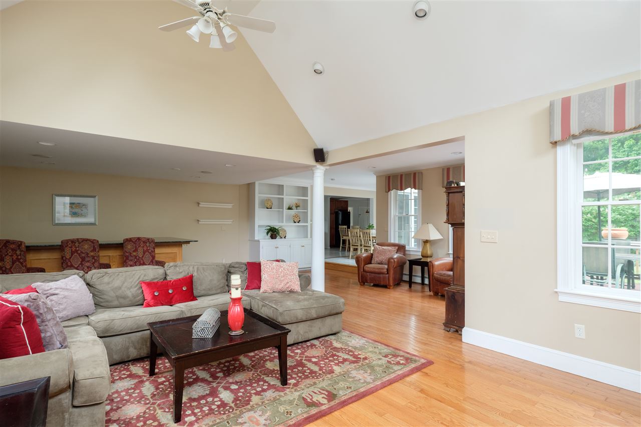 25 Coach Road Stratham, NH 03885 - Photo 10 of 40