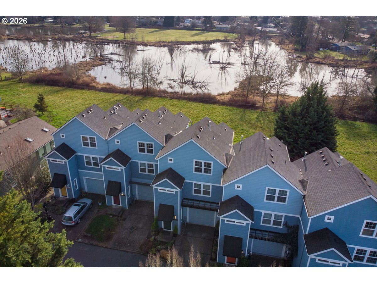 13262 Southwest Commonwealth Lane Beaverton, OR 97005 - Photo 2 of 32