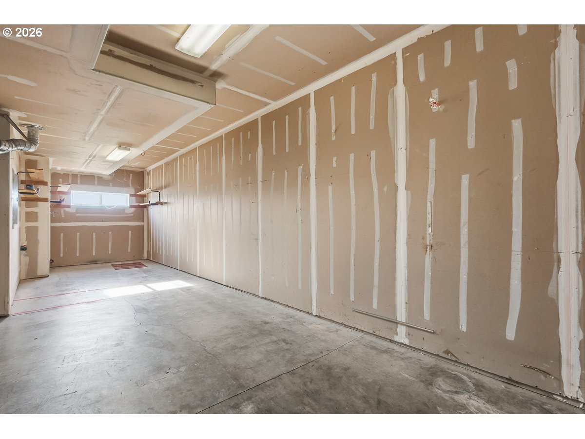 13262 Southwest Commonwealth Lane Beaverton, OR 97005 - Photo 27 of 32