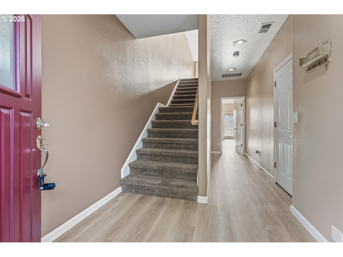 13262 Southwest Commonwealth Lane Beaverton, OR 97005 - Photo 4 of 32