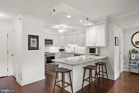 $325,000 | 1704 North Park Drive, Unit 512, Wilmington, DE 19806