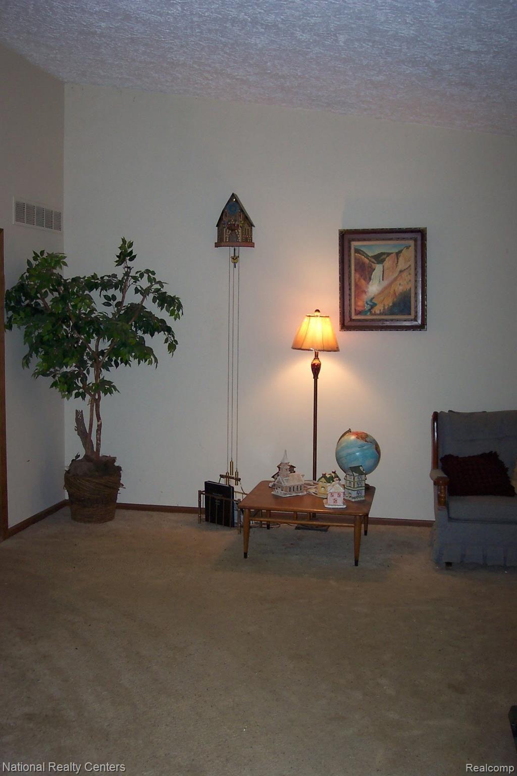8450 Knox Road Clarkston, MI 48348 - Photo 70 of 85 Living Room with Vaulted Ceiling.JPG