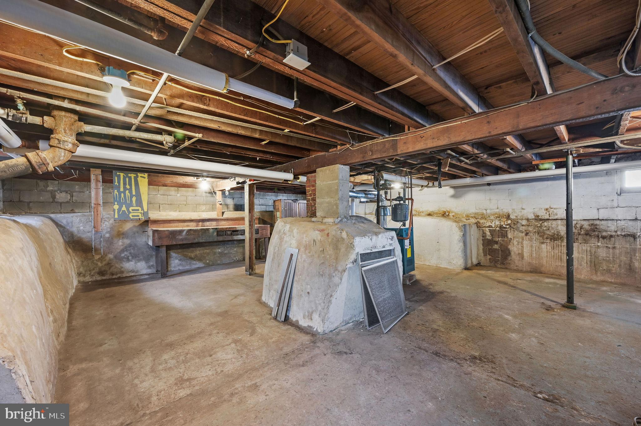 135 Pine Street Dover, DE 19901 - Photo 24 of 27 a view of a garage