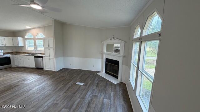 653 Old Snow Hill Road Ayden, NC 28513 - Photo 4 of 20 IMG_8985