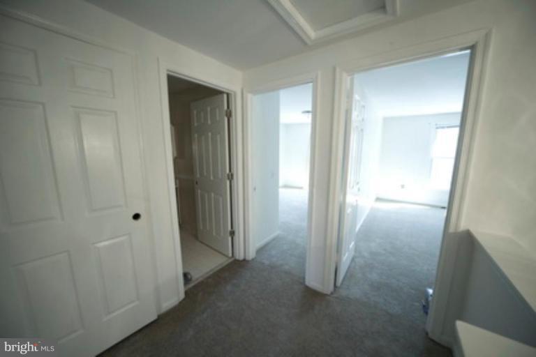 617 Concerto Lane Silver Spring, MD 20901 - Photo 11 of 17 Hallway