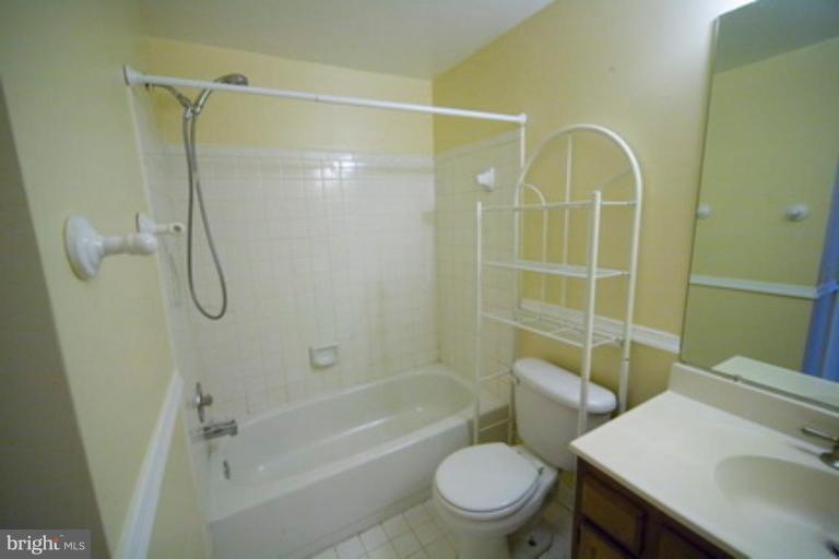 617 Concerto Lane Silver Spring, MD 20901 - Photo 15 of 17 Upstairs Hallway Bath